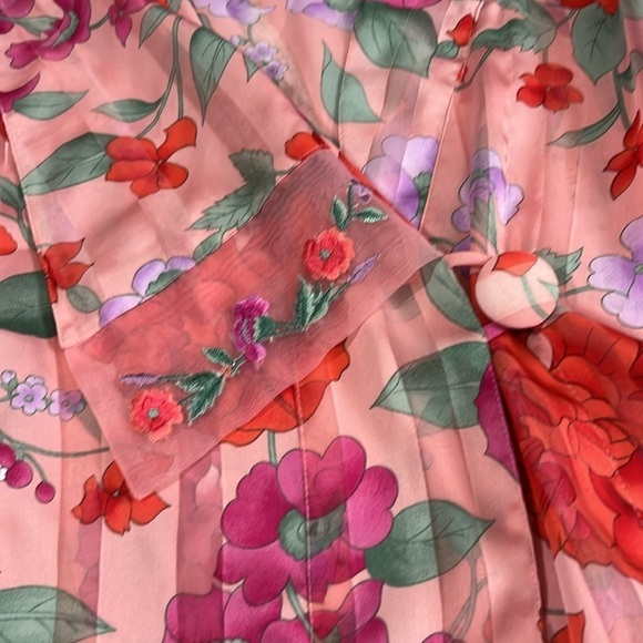 Victoria’s Secret Vintage Robe - Picture 3 of 9